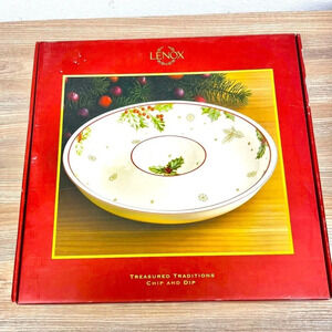 Lenox NIB Treasured Traditions Holly Chip and Dip Bowl Serving Piece